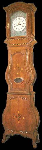 Horloge marquetée à édicule galbée Horloge marquetée à édicule galbée