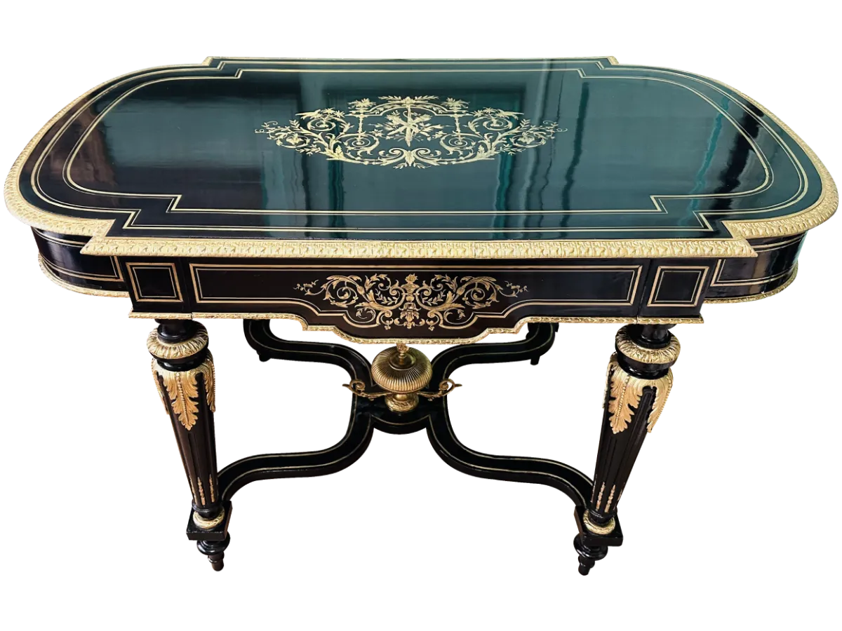 Après restauration. Bureau d'époque Napoléon III Après restauration. Restauration à Paris - Vincennes d'un Bureau d'époque Napoléon III