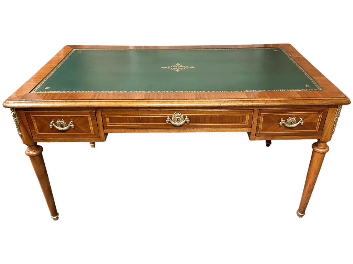 Après restauration. Bureau de style Louis XVI Après restauration. Restauration à Paris - Vincennes d'un Bureau de style Louis XVI