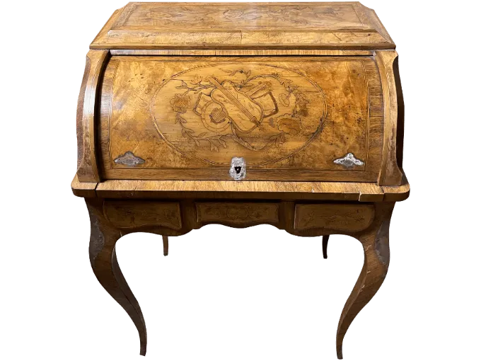 Avant restauration. Bureau à cylindre de style Louis XV Avant restauration. Restauration à Paris - Vincennes d'un Bureau à cylindre de style Louis XV