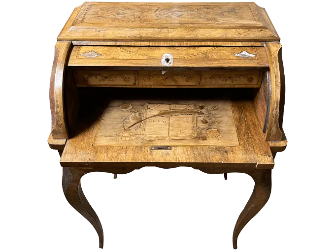 Avant restauration. Bureau à cylindre de style Louis XV Avant restauration. Restauration à Paris - Vincennes d'un Bureau à cylindre de style Louis XV