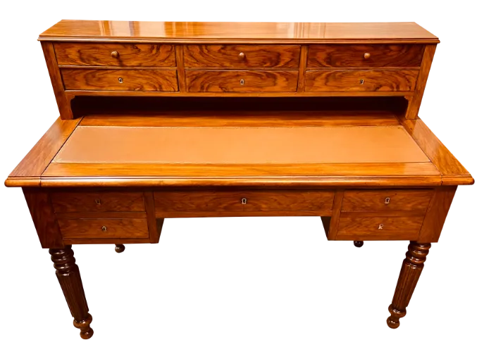 Après restauration. Bureau d'époque Louis Philippe Après restauration. Restauration à Paris - Vincennes d'un Bureau d'époque Louis Philippe