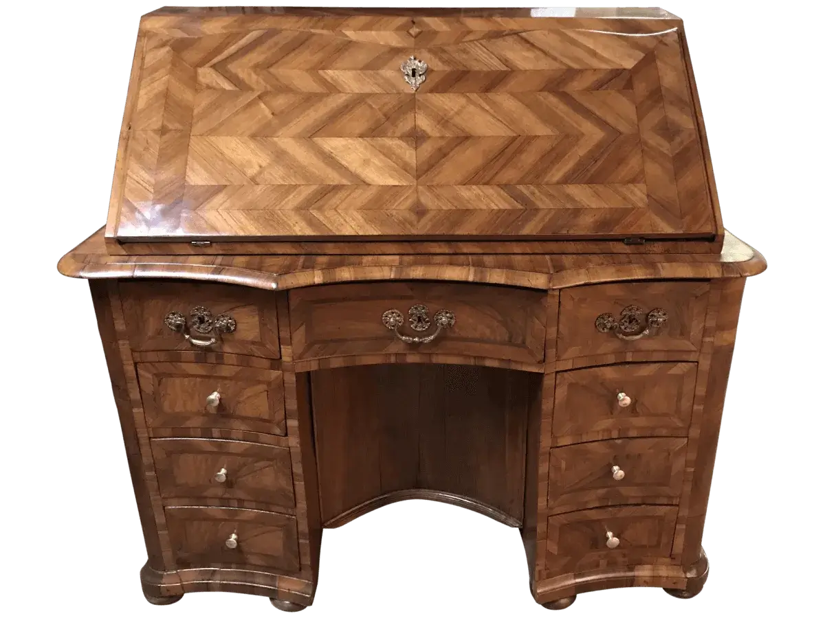 Après restauration. Bureau de pente d'époque Louis XIV Après restauration. Restauration à Paris - Vincennes d'un Bureau de pente d'époque Louis XIV