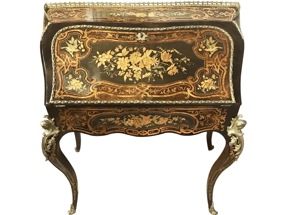 Après restauration. Bureau de pente de style Louis XV Après restauration. Restauration à Paris - Vincennes d'un Bureau de pente de style Louis XV