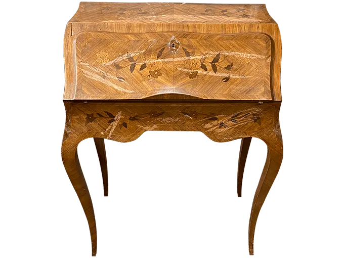 Avant restauration. Bureau de style Louis XV Avant restauration. Restauration à Paris - Vincennes d'un Bureau de style Louis XV