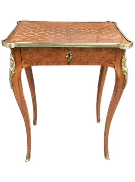 Après restauration. Bureau Louis XV Après restauration. Restauration à Paris - Vincennes d'un Bureau Louis XV