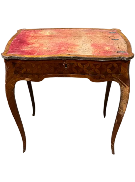 Avant restauration. Bureau Louis XV Avant restauration. Restauration à Paris - Vincennes d'un Bureau Louis XV