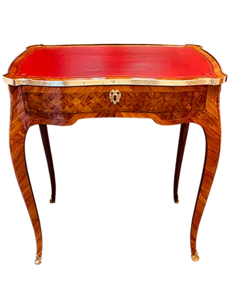 Après restauration. Bureau Louis XV Après restauration. Restauration à Paris - Vincennes d'un Bureau Louis XV