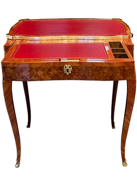 Après restauration. Bureau Louis XV Après restauration. Restauration à Paris - Vincennes d'un Bureau Louis XV