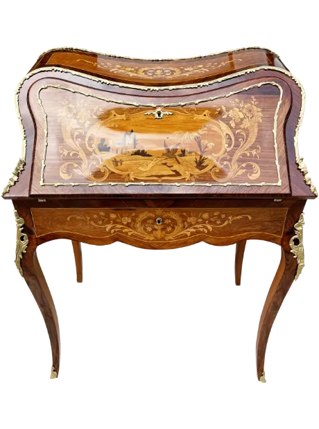 Après restauration. Bureau de pente de style Louis XV Après restauration. Restauration à Paris - Vincennes d'un Bureau de pente de style Louis XV