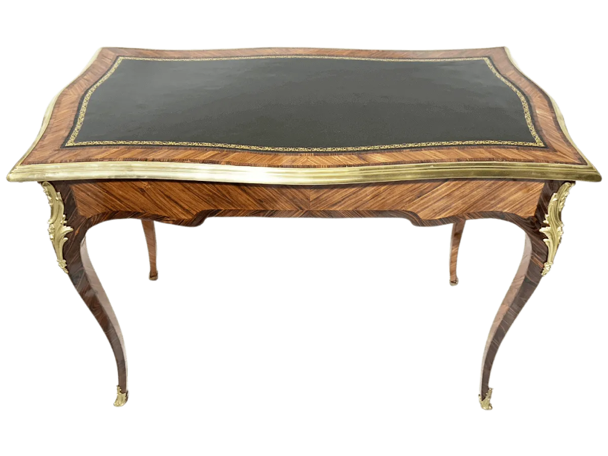 Après restauration. Bureau d'époque Louis XV Après restauration. Restauration à Paris - Vincennes d'un Bureau d'époque Louis XV