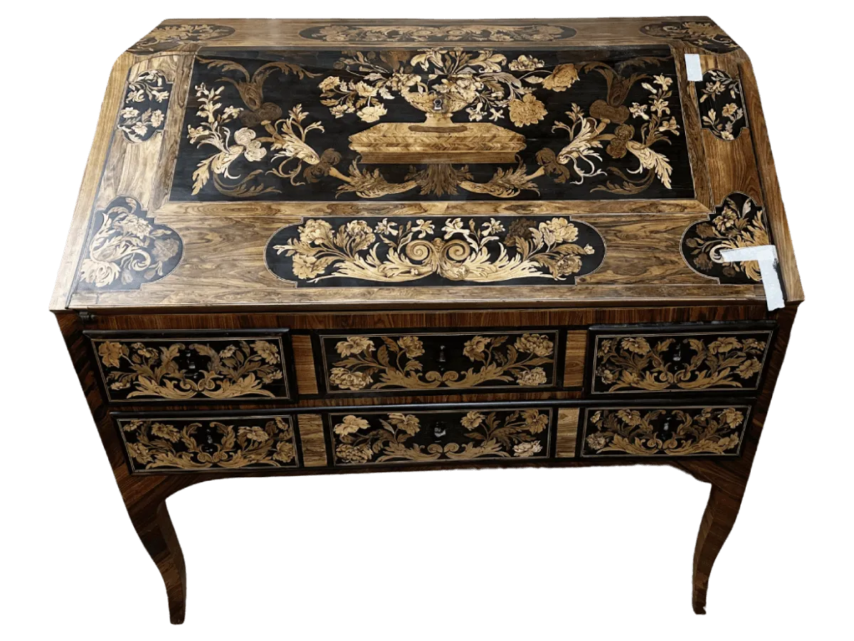 Avant restauration. Bureau d'époque Louis XV Avant restauration. Restauration à Paris - Vincennes d'un Bureau d'époque Louis XV