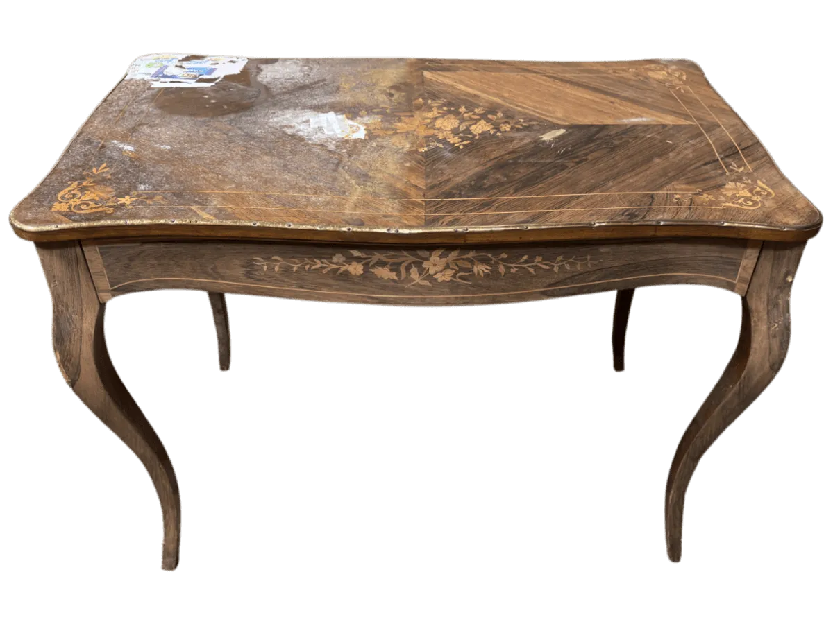 Avant restauration. Bureau de style Louis XV Avant restauration. Restauration à Paris - Vincennes d'un Bureau de style Louis XV