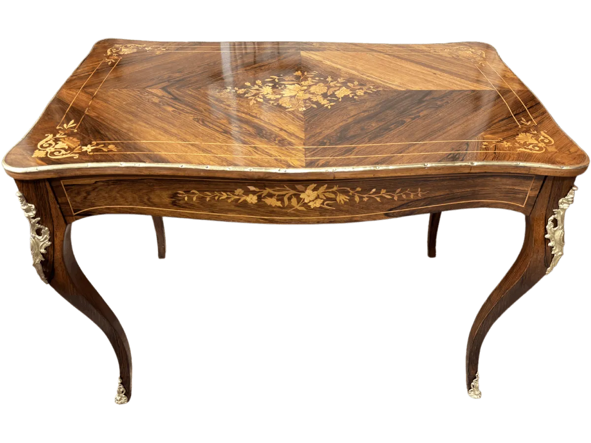Après restauration. Bureau de style Louis XV Après restauration. Restauration à Paris - Vincennes d'un Bureau de style Louis XV