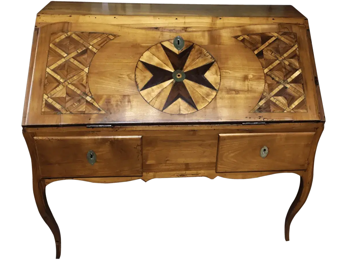 Après restauration. Bureau Louis XV Après restauration. Restauration à Paris - Vincennes d'un Bureau Louis XV