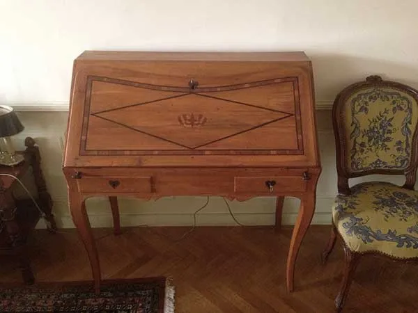 Après restauration. Bureau Louis XV Après restauration. Restauration à Paris - Vincennes d'un Bureau Louis XV