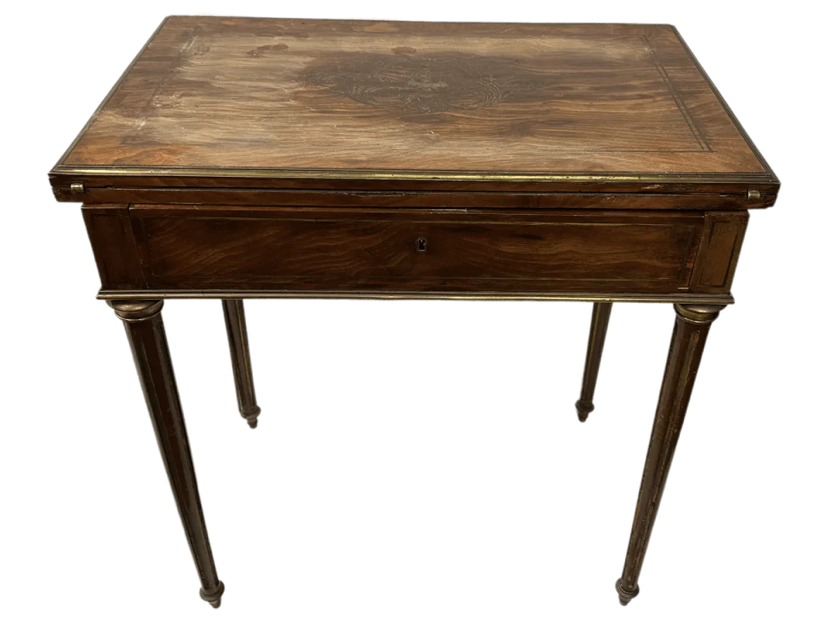 Avant restauration. Bureau de style Louis XVI Avant restauration. Restauration à Paris - Vincennes d'un Bureau de style Louis XVI
