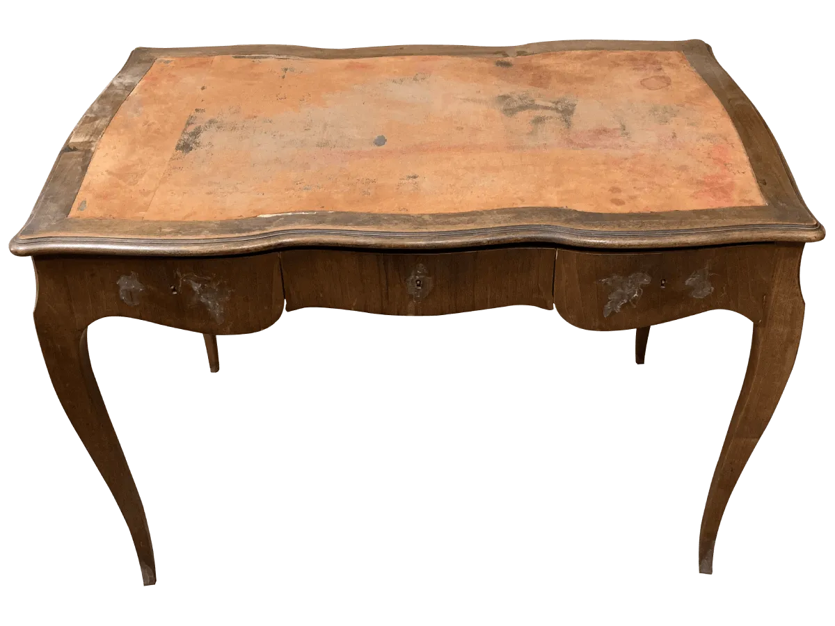 Avant restauration. Bureau de style Louis XV Avant restauration. Restauration à Paris - Vincennes d'un Bureau de style Louis XV