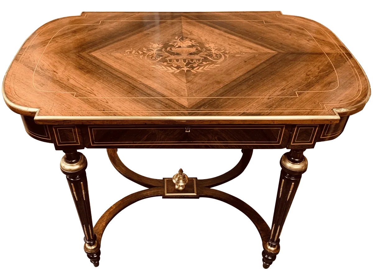 Après restauration. Bureau de style Louis XVI Après restauration. Restauration à Paris - Vincennes d'un Bureau de style Louis XVI