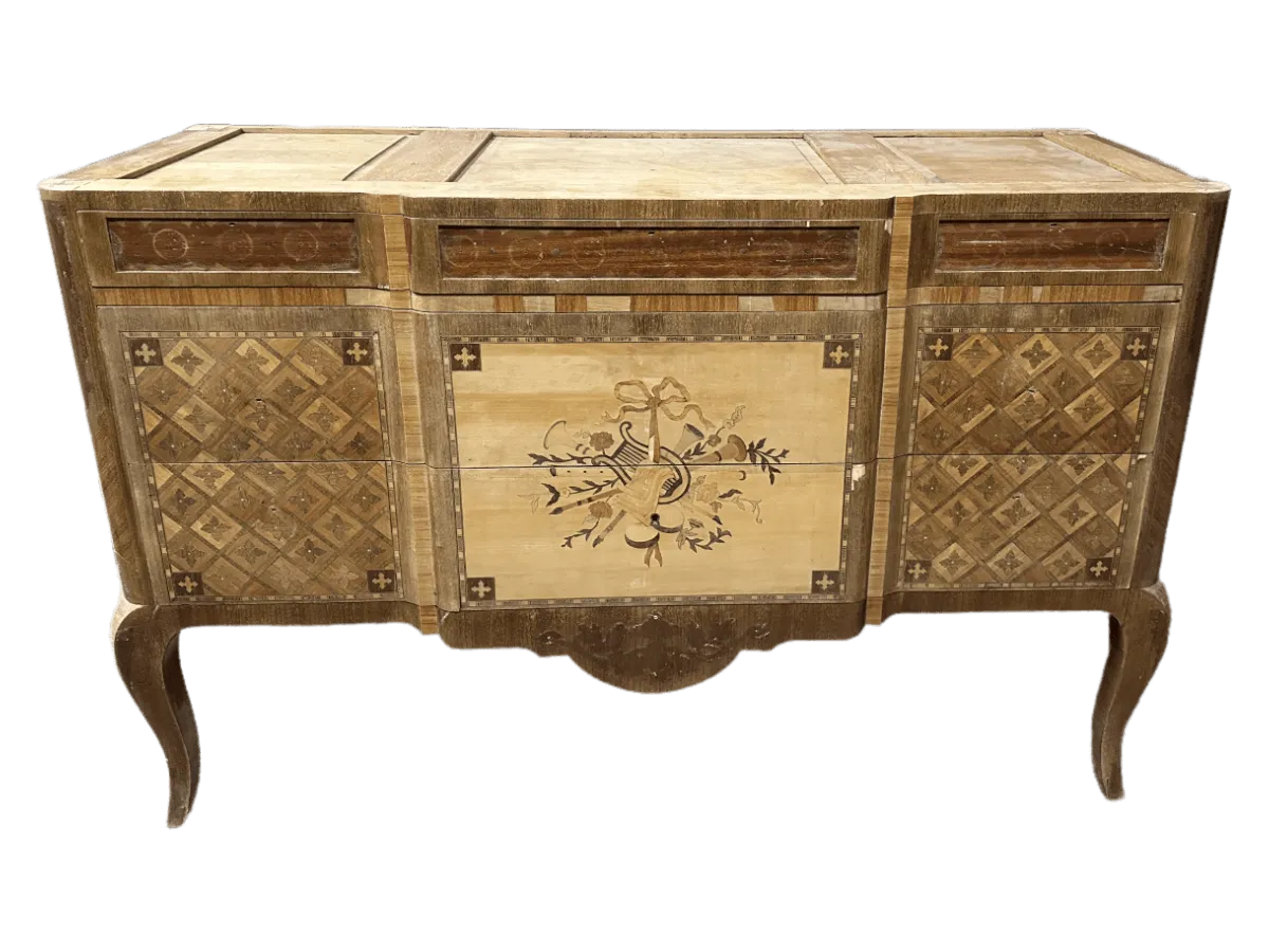 Avant restauration. Commode de style Transition Louis XV - Louis XVI Avant restauration. Restauration à Paris - Vincennes d'une commode de style Transition Louis XV - Louis XVI