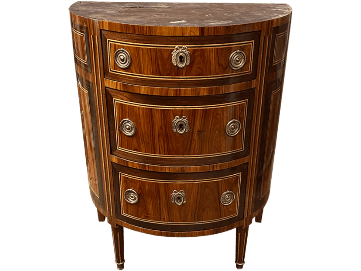 Après restauration. Commode d'époque Louis XVI Après restauration. Restauration à Paris - Vincennes d'une commode d'époque Louis XVI