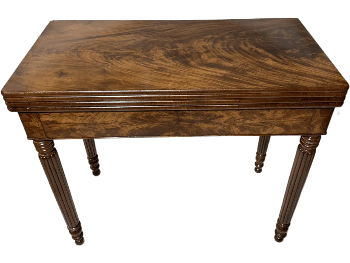 Après restauration. Table à jeux d'époque Charles X Après restauration. Restauration à Paris - Vincennes d'une table à jeux d'époque Charles X