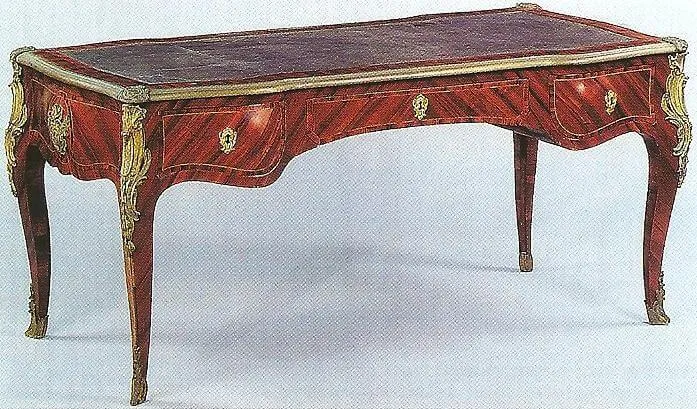 Bureau plat Louis XV Bureau plat Louis XV